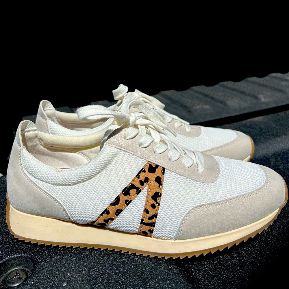 Mia Kable Sneakers Off White/Leopard Low Top Shoes